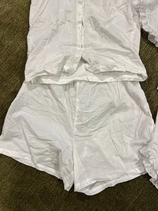 Vintage White Eyelet Cotton Top and Shorts Set (2) - Picture 4 of 12